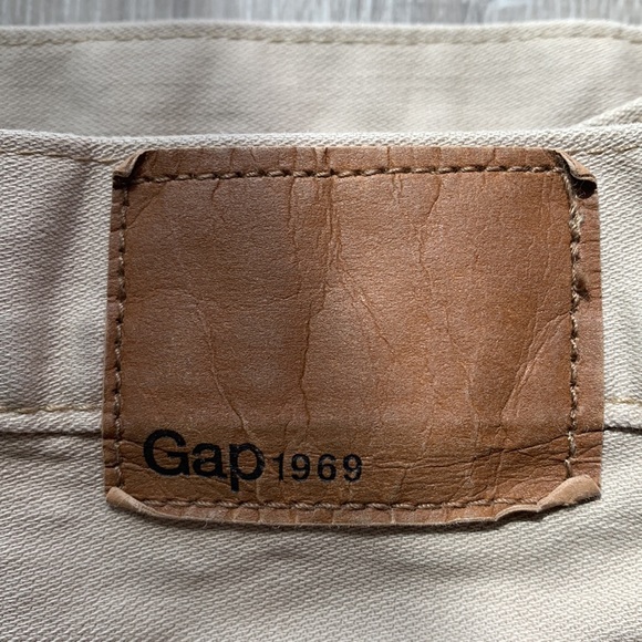 Men’s Gap khakis - Picture 2 of 6